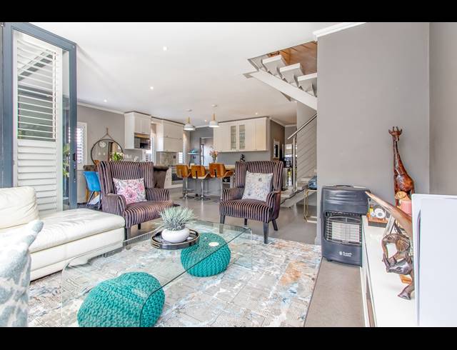3 BEDROOM TOWNHOUSE FOR SALE IN BRYANSTON